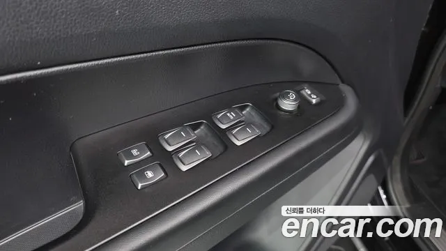 KG_Mobility_Ssangyong Rexton 2022 thumb 3