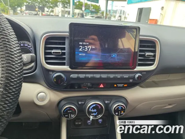 Hyundai Venue 2021 thumb 12