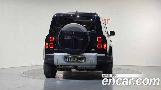 Land Rover Defender 2021 thumb 5