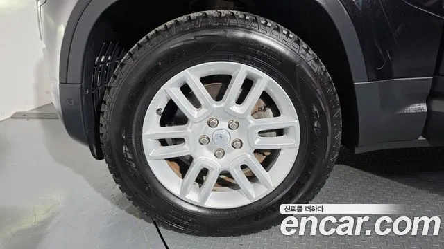 Land Rover Defender 2021 thumb 2