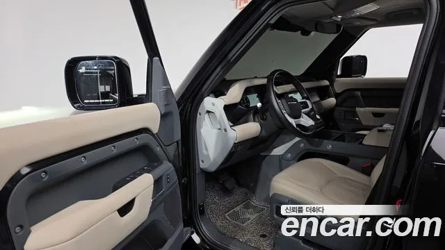 Land Rover Defender 2021 thumb 9