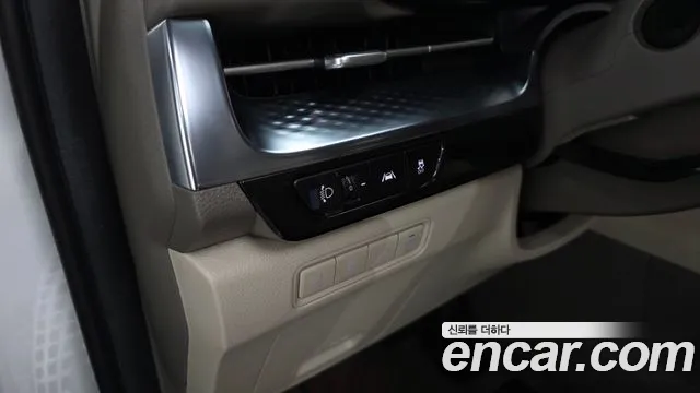 Kia Carnival 2022 thumb 4