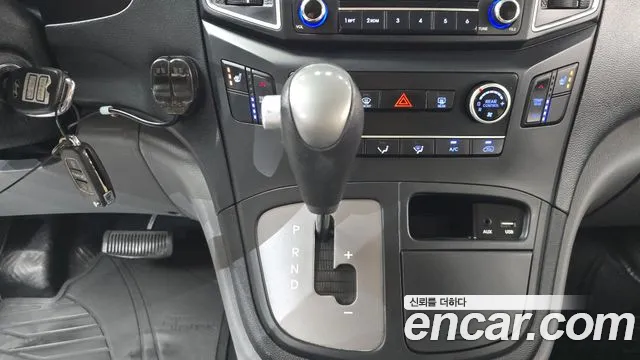 Hyundai Starex 2019 thumb 4