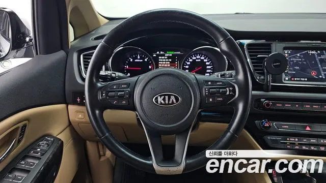 Kia Carnival 2018 thumb 6