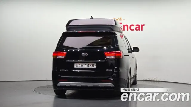 Kia Carnival 2017 thumb 5