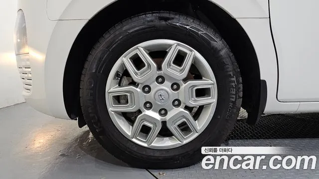 Hyundai Staria 2024 thumb 11