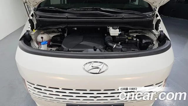 Hyundai Staria 2024 thumb 5