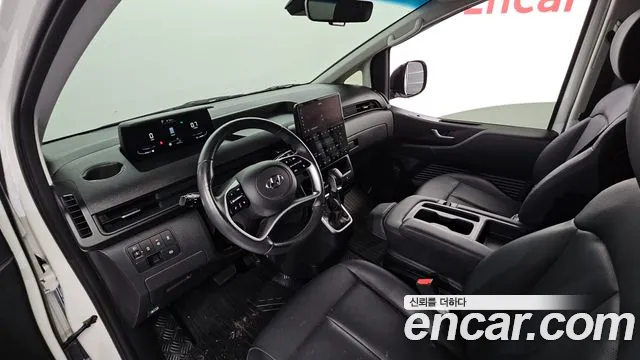 Hyundai Staria 2024 thumb 6