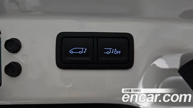 Hyundai Staria 2024 thumb 8