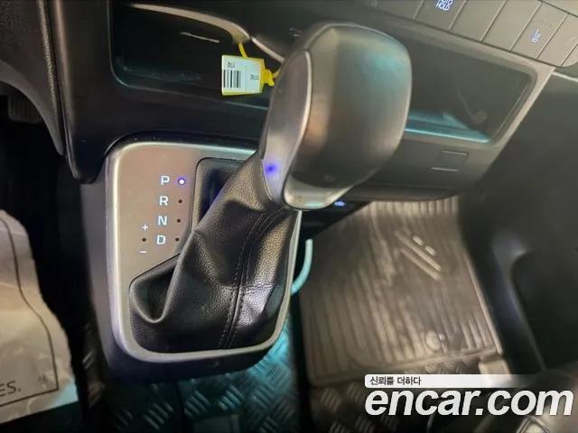 Hyundai Staria 2022 thumb 12
