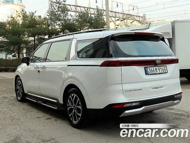 Kia Carnival 2021 thumb 3