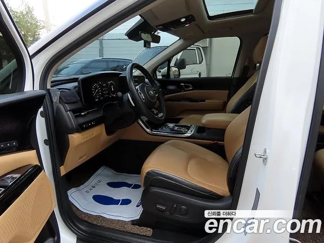 Kia Carnival 2021 thumb 5