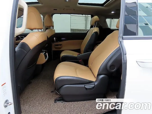 Kia Carnival 2021 thumb 6