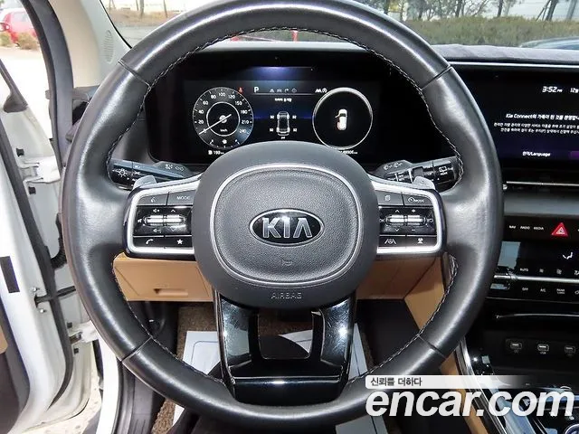 Kia Carnival 2021 thumb 8