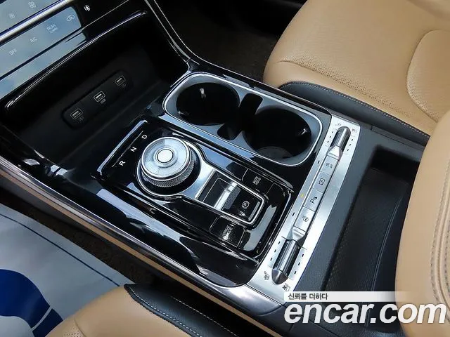 Kia Carnival 2021 thumb 10