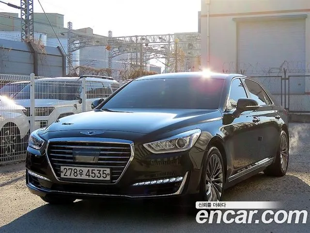 Genesis G90 2018 thumb 2