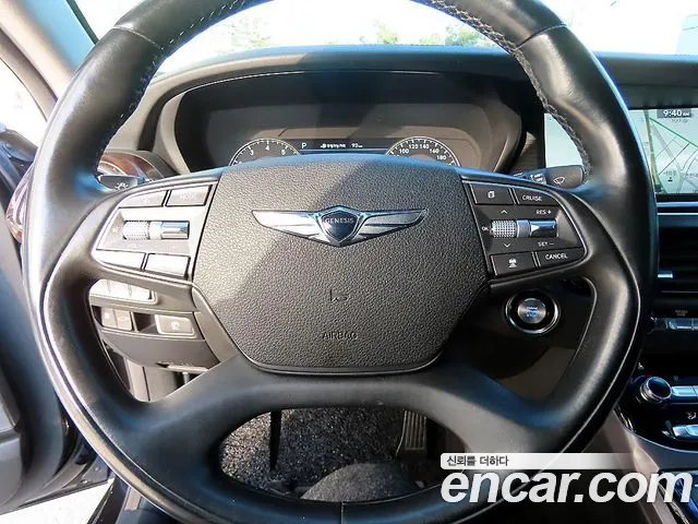 Genesis G90 2018 thumb 8