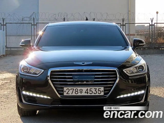Genesis G90 2018 thumb 11