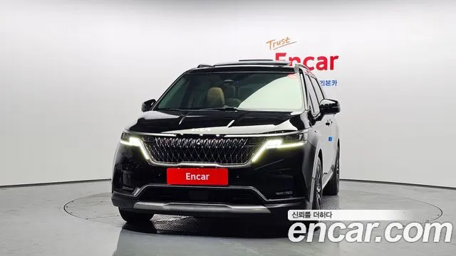 Kia Carnival 2023 thumb 2