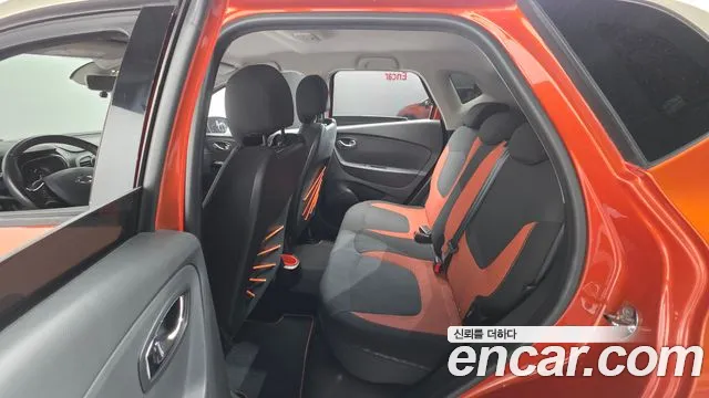 Renault Captur 2014 thumb 10