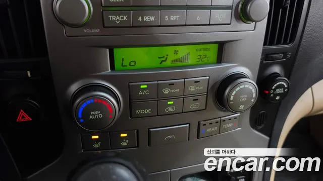 Hyundai Starex 2011 thumb 8
