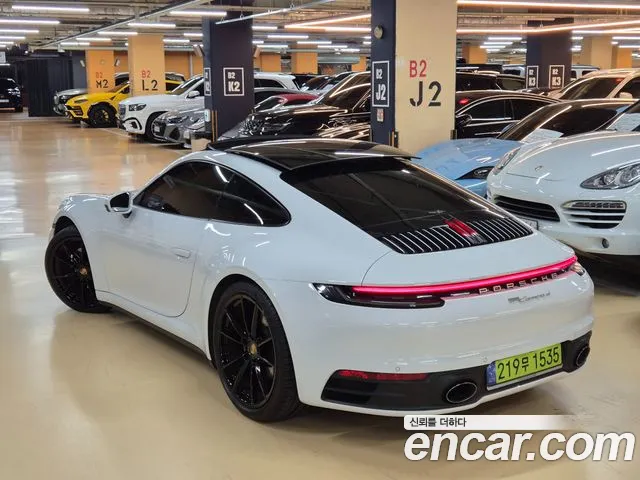 Porsche 911 2020 thumb 11