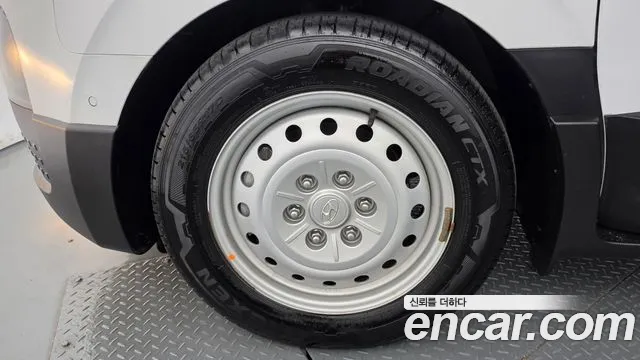 Hyundai Staria 2025 thumb 11