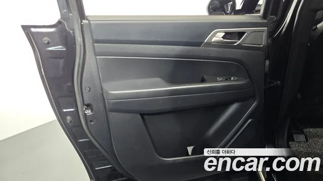 KG_Mobility_Ssangyong Rexton 2019 thumb 9