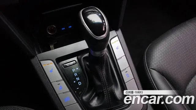 Hyundai Avante 2016 thumb 3