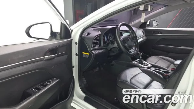 Hyundai Avante 2016 thumb 6