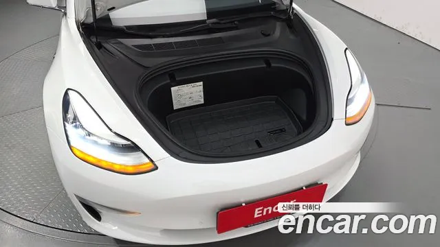 Tesla Model 3 2020 thumb 6