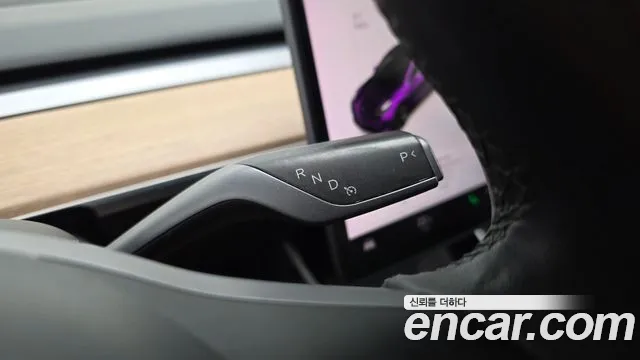 Tesla Model 3 2020 thumb 9