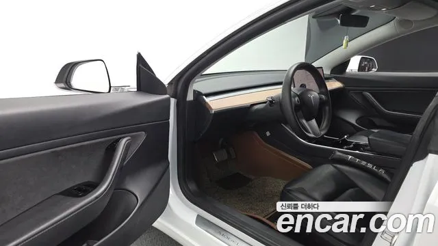 Tesla Model 3 2020 thumb 10