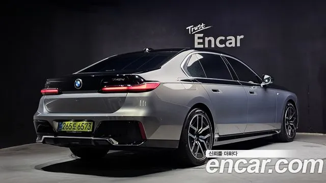 BMW 7 серии 2025 thumb 12
