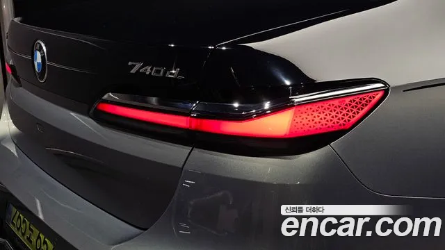 BMW 7 серии 2025 thumb 2