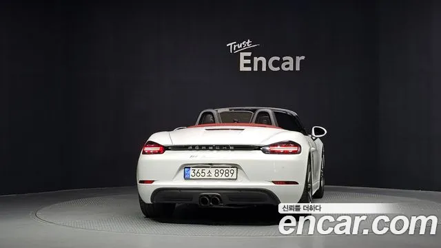 Porsche Cayman 2017 thumb 11