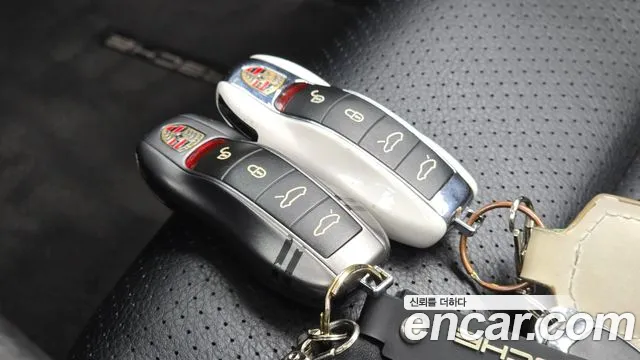Porsche Cayman 2017 thumb 9