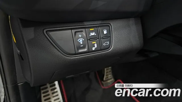 Genesis G70 2018 thumb 10