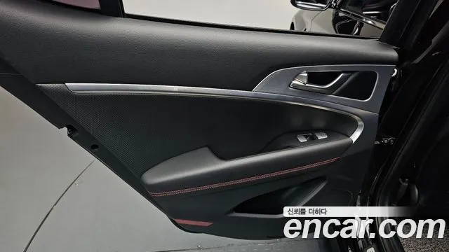 Genesis G70 2018 thumb 9