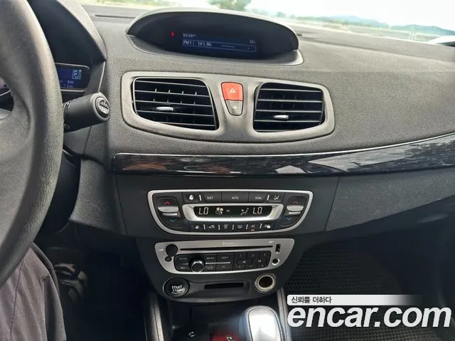 Renault Fluence 2014 thumb 11