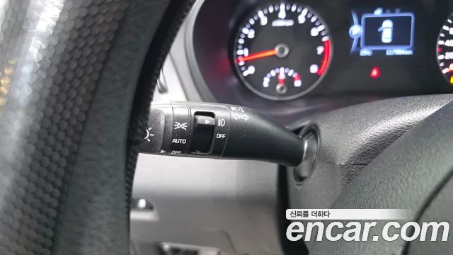 Kia K5 2017 thumb 12