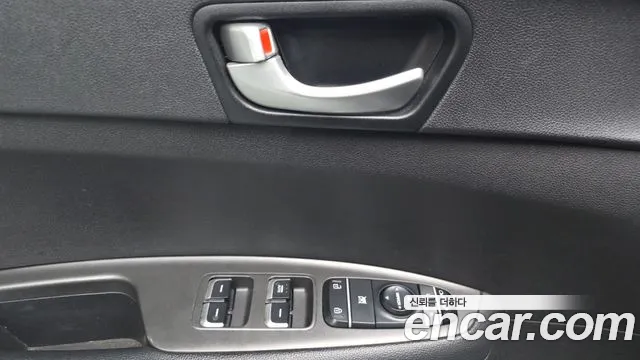 Kia K5 2017 thumb 11