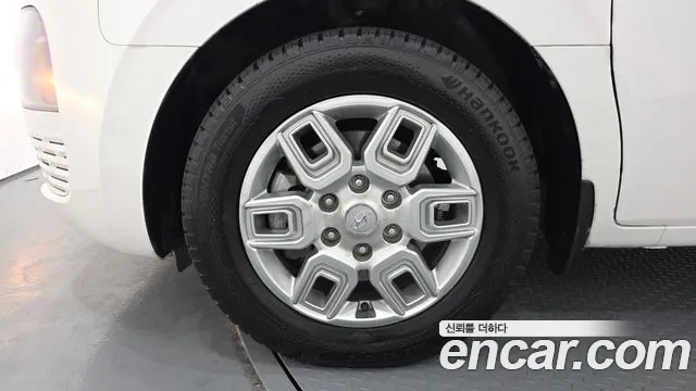 Hyundai Staria 2024 thumb 5