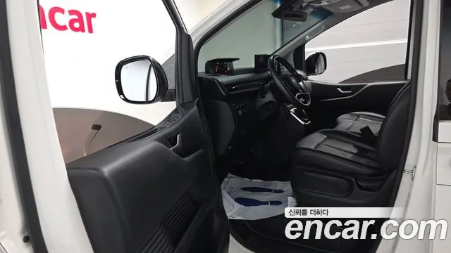 Hyundai Staria 2024 thumb 7