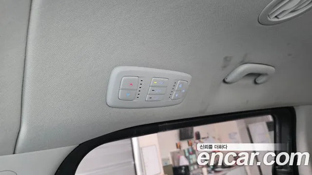 Hyundai Staria 2024 thumb 4