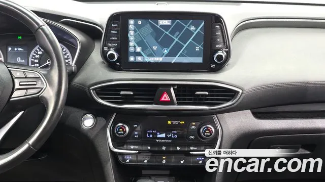 Hyundai Santa Fe 2018 thumb 7