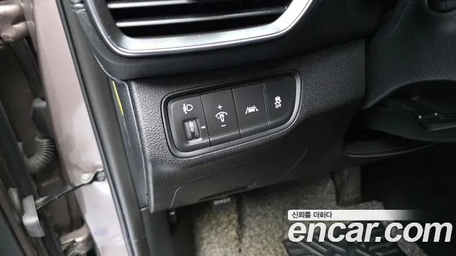 Hyundai Santa Fe 2018 thumb 5