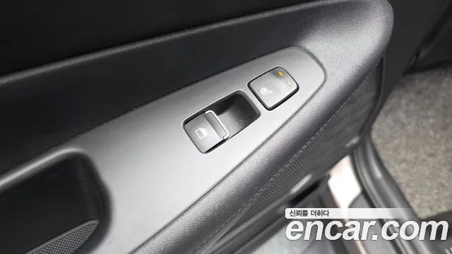Hyundai Santa Fe 2018 thumb 4