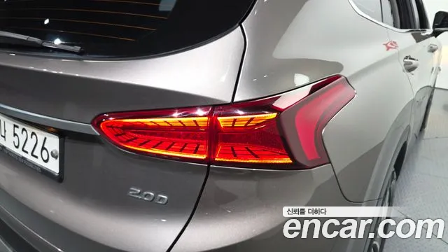 Hyundai Santa Fe 2018 thumb 10