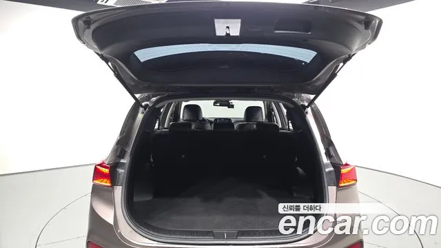 Hyundai Santa Fe 2018 thumb 6